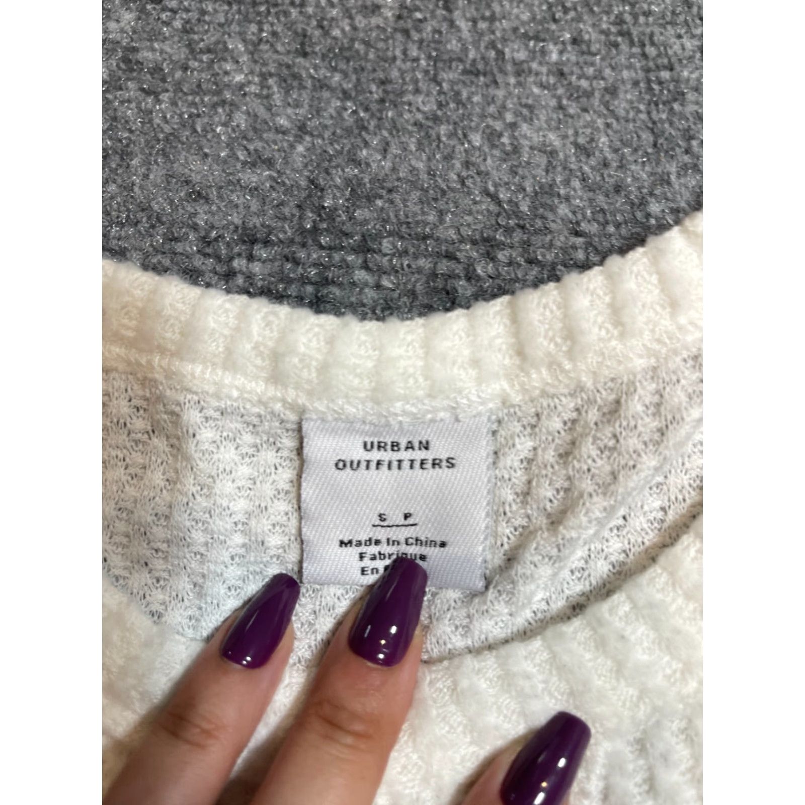 Urban Outfitters Urban Outfitters Blouse Shirt Womens S Small White Long Sleeve Pullover Solid Blouse Women S White Long Sleeve Urban Outfitters Top Size S / US 4 / IT 40 - 2 Thumbnail