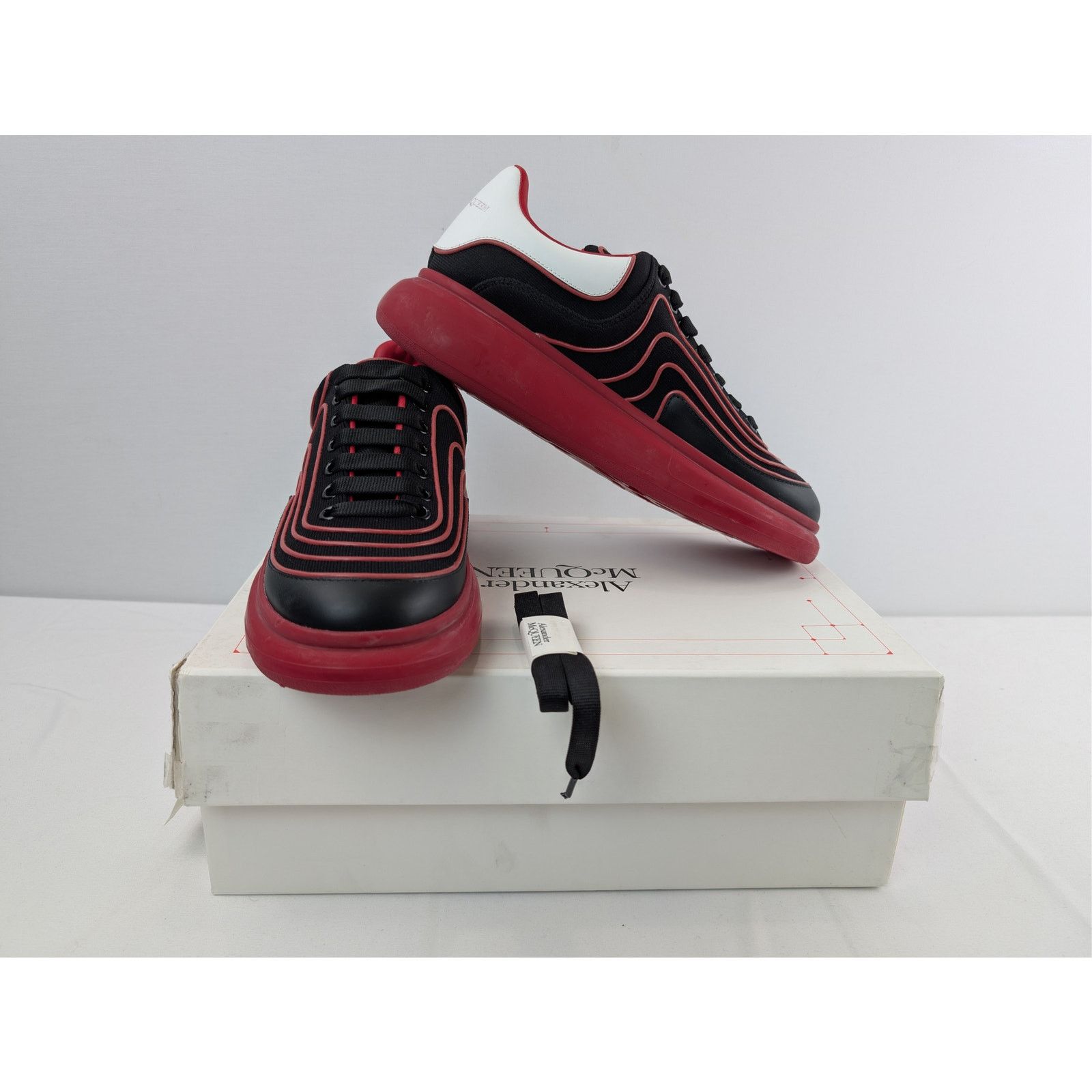 Alexander McQueen o1rshd1 Waves Knit Sneakers in Black/Red/White 43 Size US 10 / EU 43 - 18 Thumbnail