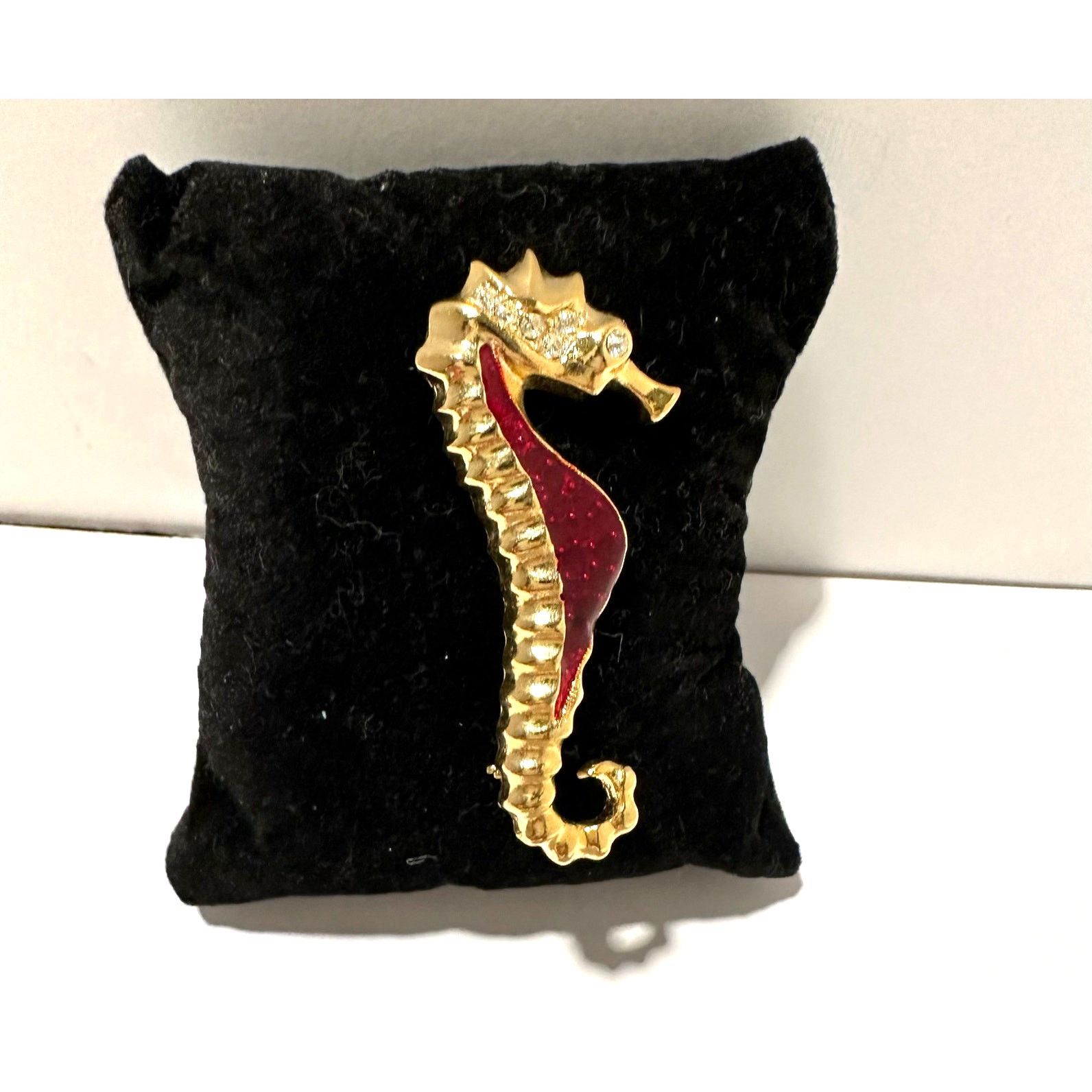 The Unbranded Brand VTG Seahorse Brooch Gold Tone Red Enamel Clear Rhinestones Size ONE SIZE - 6 Thumbnail