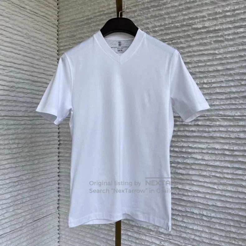 Brunello Cucinelli Brunello Cucinelli White V-Neck T-Shirt. Size US S / EU 44-46 / 1 - 1 Thumbnail