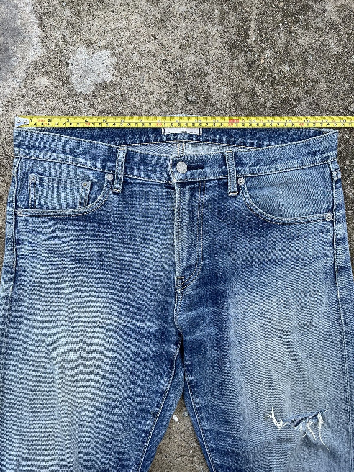 Japanese Brand × Jean × Uniqlo 🔥Japanese Brand Uniqlo Selvedge Distressed Denim W35🔥 Size US 35 - 6 Thumbnail