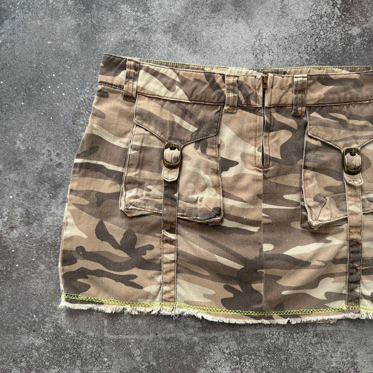 Hysteric Glamour Avant Garde Vintage Y2K Grunge Camo Cargo Mini Skirt Size 27" / US 4 / IT 40 - 3 Thumbnail