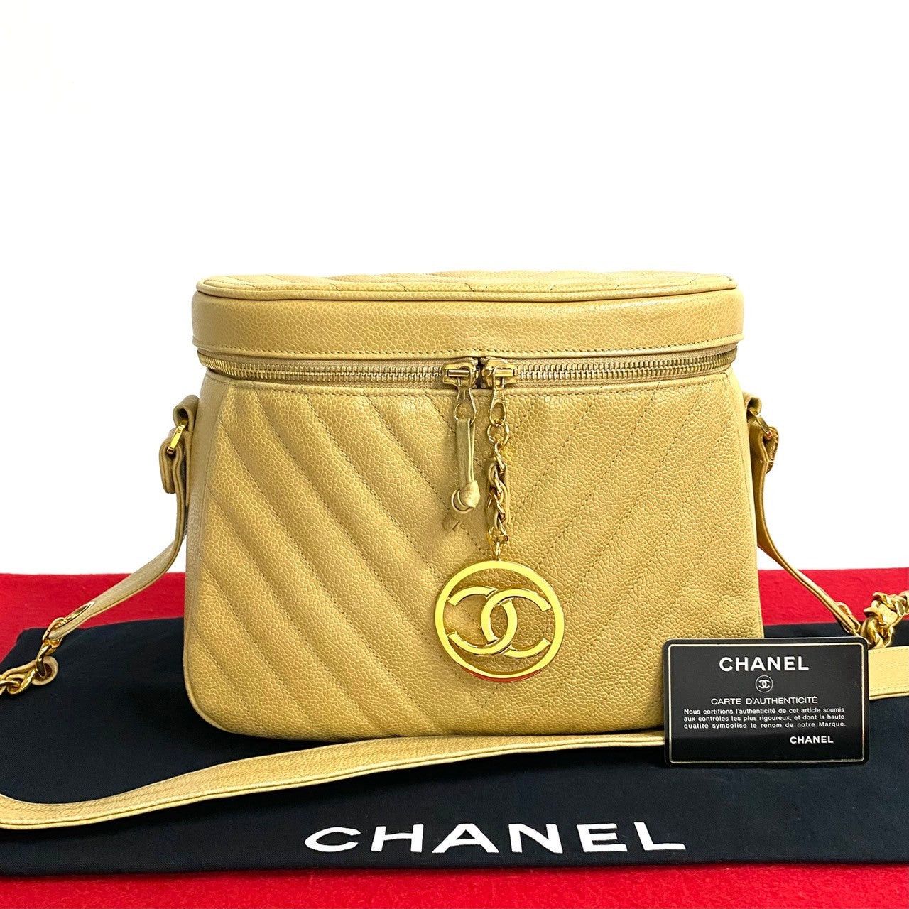 Chanel Chanel Shoulder Bag Neutrals Leather Size ONE SIZE - 1 Thumbnail