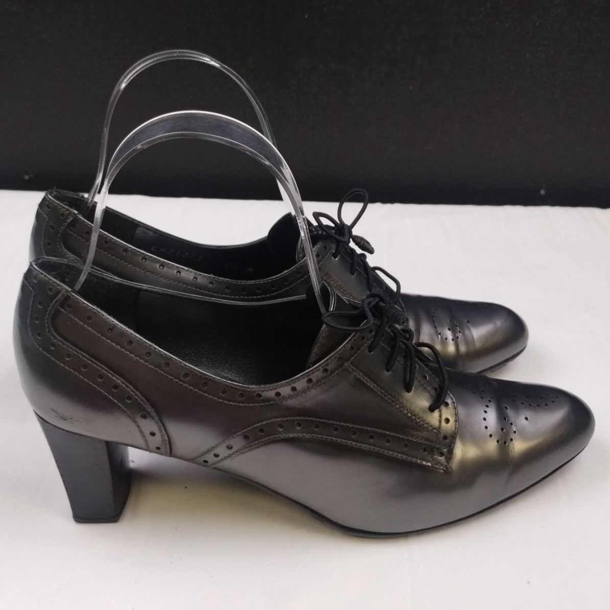 Stuart Weitzman Stuart Weitzman Women's Silver Heels/Oxfords Sz7.5M SKU3914 Size US 7.5 / IT 37.5 - 4 Thumbnail
