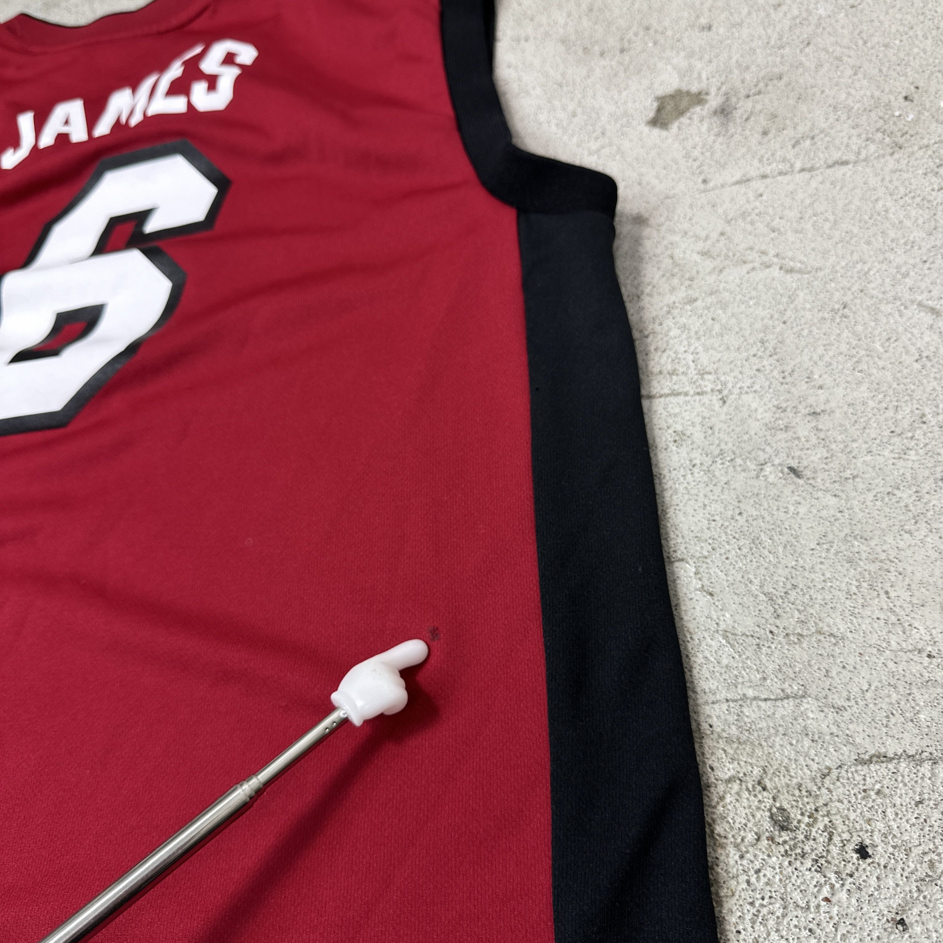 NBA Vintage Sporty NBA Miami Heats Lebron James Jersey Y2K Size US S / EU 44-46 / 1 - 6 Thumbnail