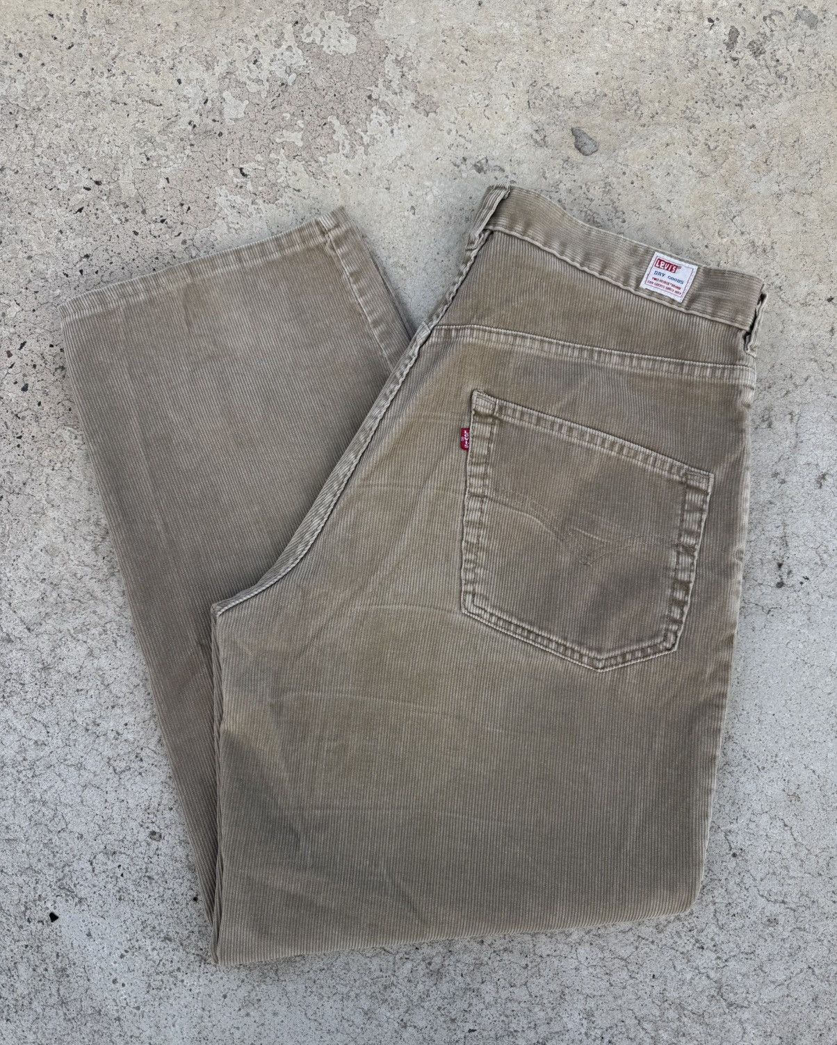 Levi's Levi's brown corduroy pants 598 Size US 38 / EU 54 - 1 Thumbnail