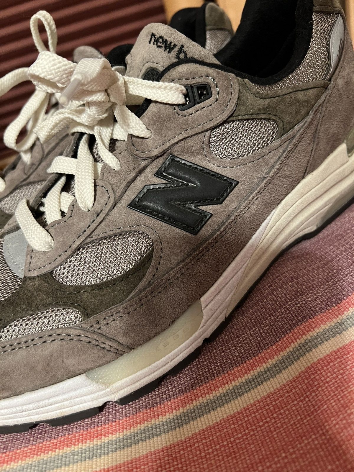 JJJJound × New Balance New Balance 992 JJJJound Grey - M992J2 Size US 10 / EU 43 - 4 Thumbnail