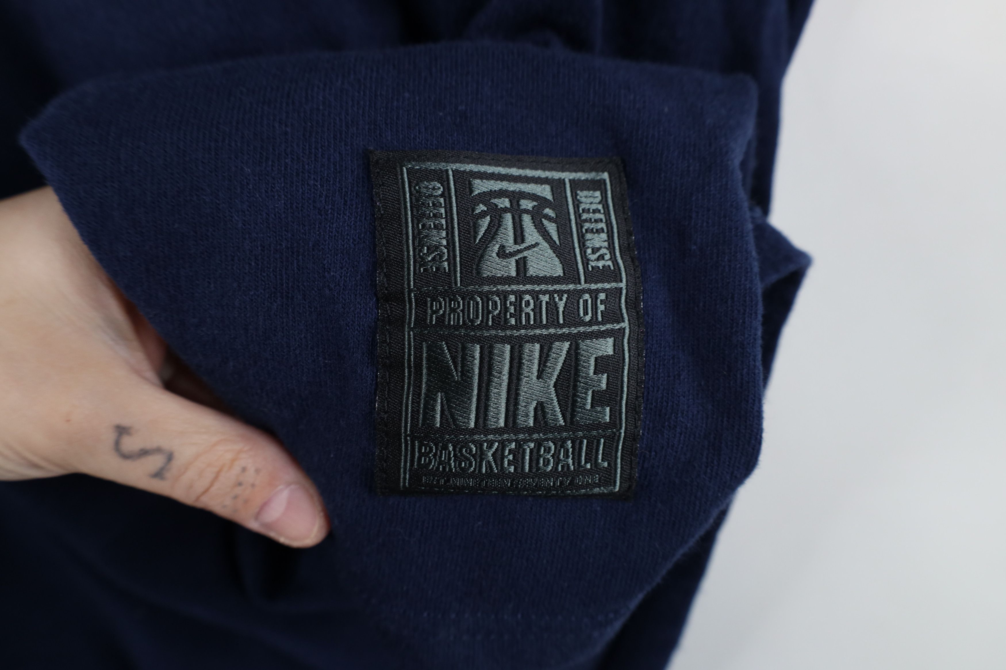 Nike × Vintage Vintage 90s Nike Basketball Center Swoosh Sleeveless T-Shirt Size US XL / EU 56 / 4 - 4 Thumbnail