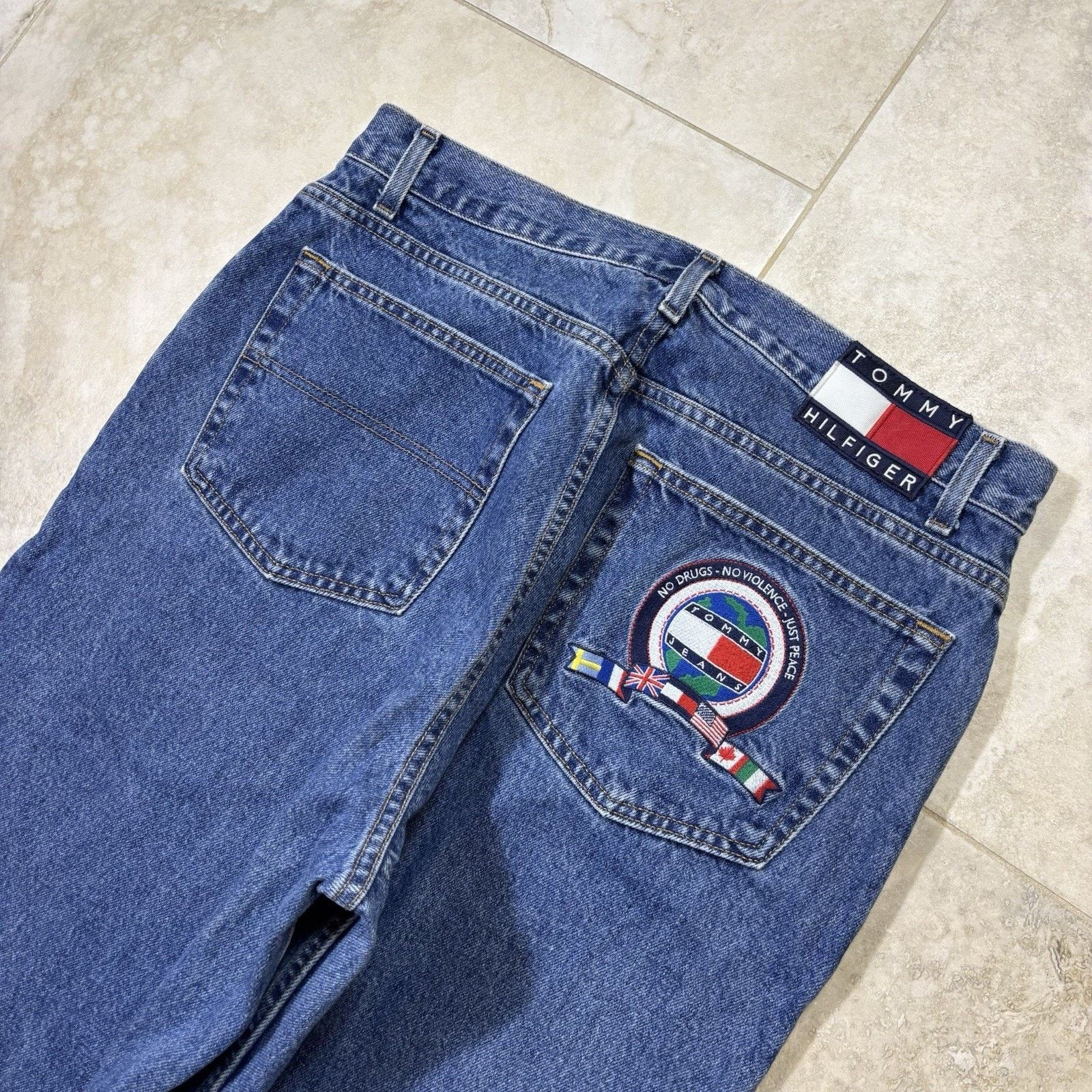 Tommy Hilfiger Vintage Tommy Hilfiger Jeans 36x32 Flag Embroidered Baggy Size US 36 / EU 52 - 2 Thumbnail