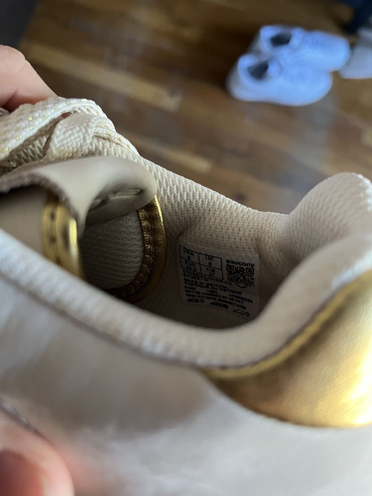 Saucony Saucony x Hommewrk Sonic low us9 beige and gold cream white Size US 9 / EU 42 - 6 Thumbnail