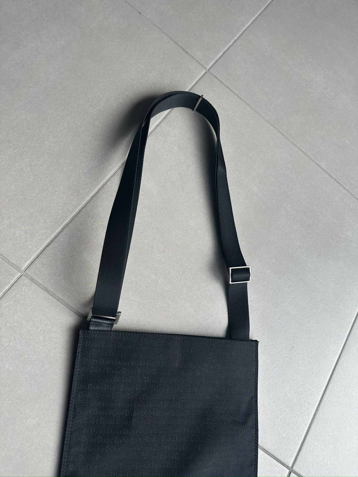 Dior × Hedi Slimane Dior Homme AW04 “Victim of the crime” monogram shoulder bag Size ONE SIZE - 5 Thumbnail