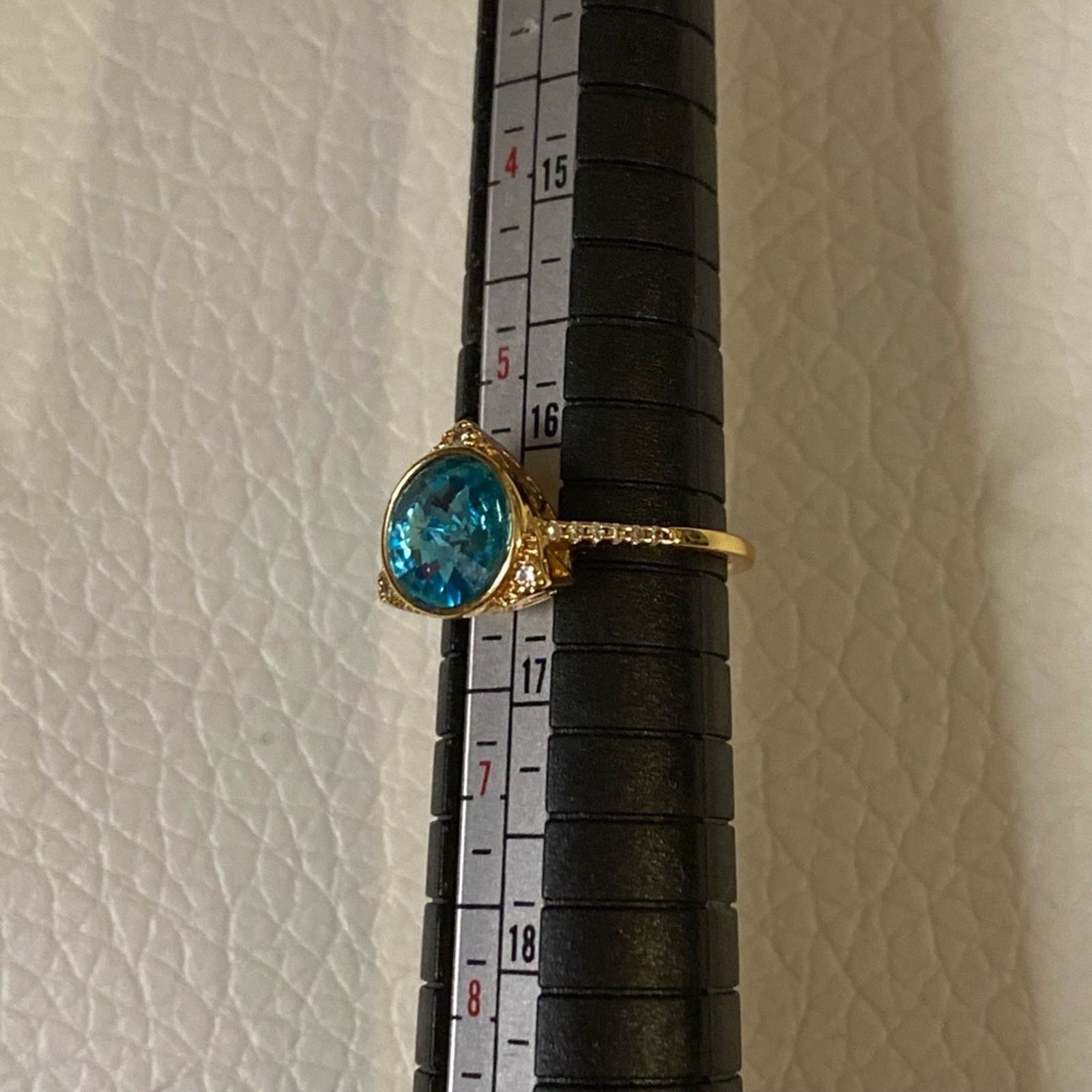 Other Vintage Gold Tone Statement Ring Blue Crystal Gem Size 7 Size ONE SIZE - 6 Thumbnail