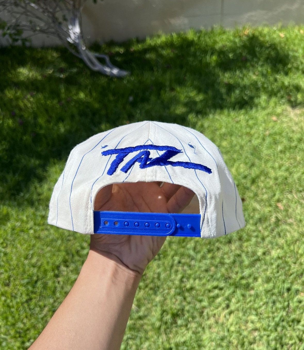 Vintage Vintage 90s Loony Tunes Taz Striped SnapBack Hat. Size ONE SIZE - 2 Thumbnail
