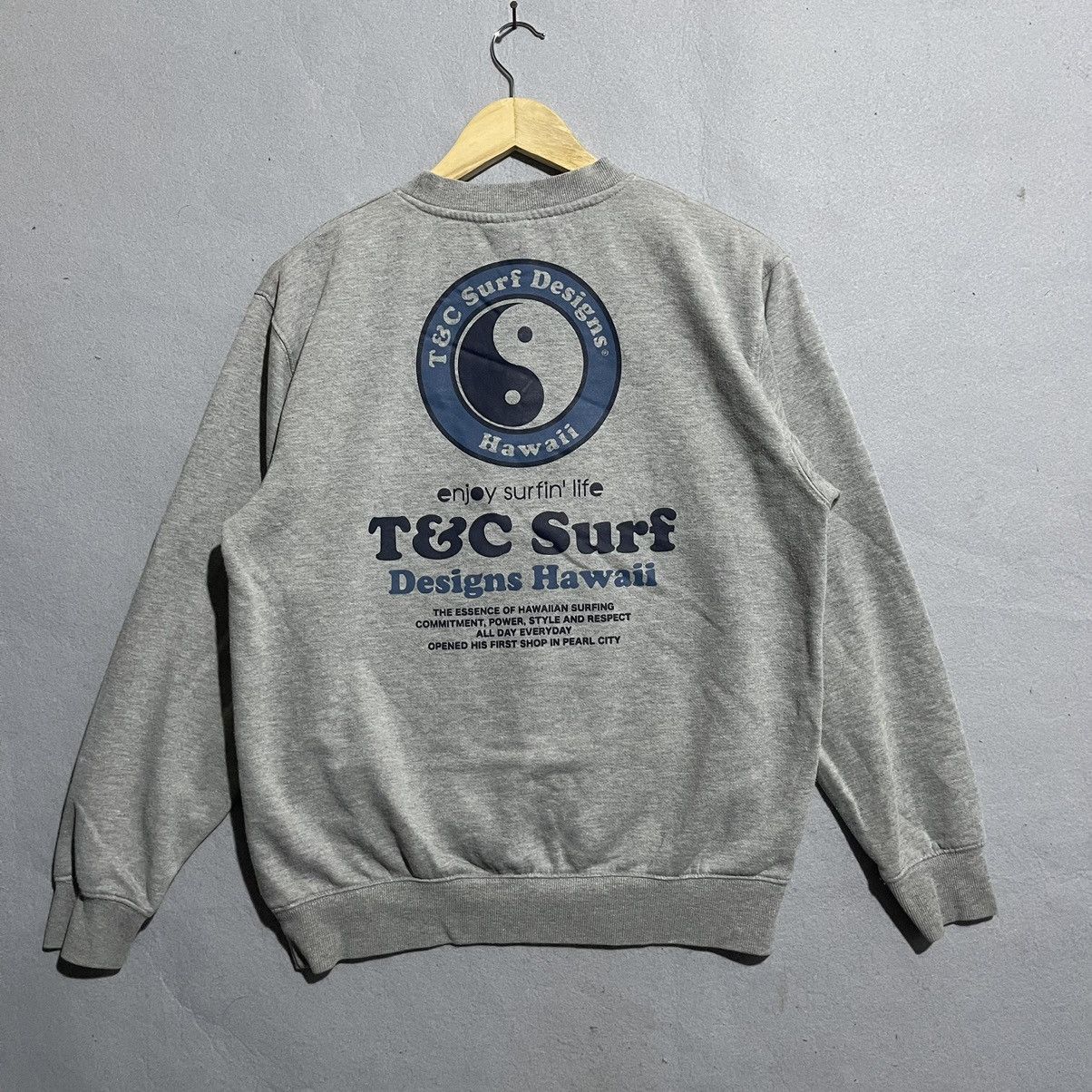 Vintage Vintage T&C Surf Designs Hawaii Grey Crewneck Sweatshirt Size US L / EU 52-54 / 3 - 1 Thumbnail