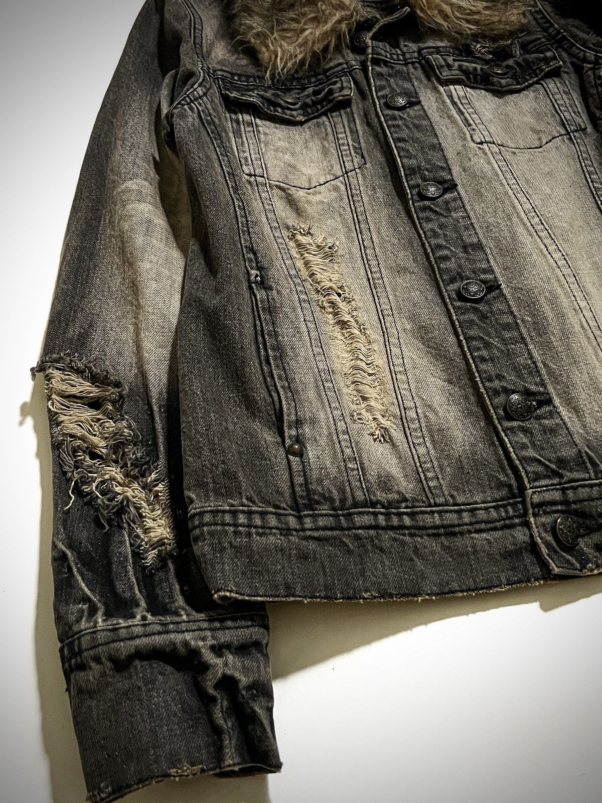 Japanese Brand Midas Archive Distressed Fur Jacket VKei Y2K Custom Rings Size US M / EU 48-50 / 2 - 6 Thumbnail