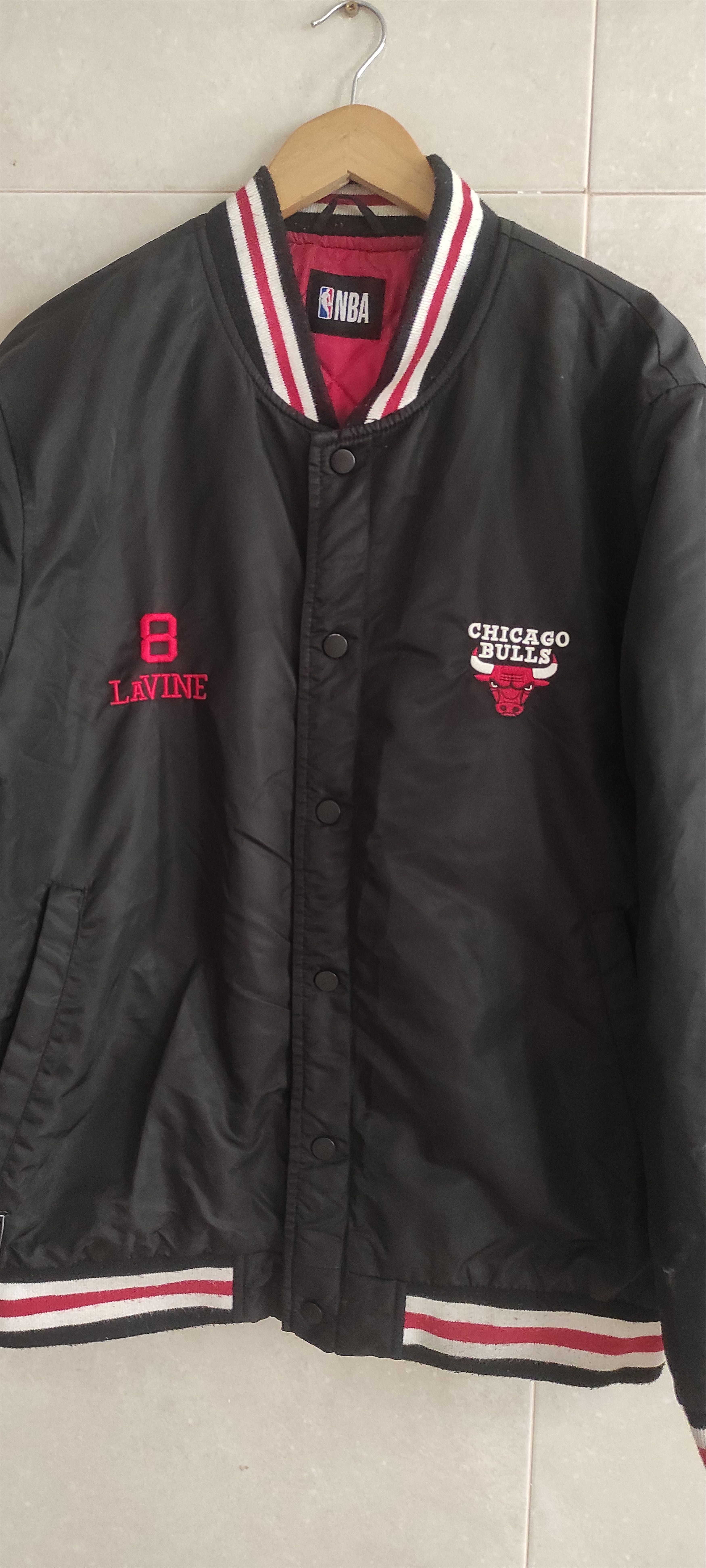 NBA Chicago Bulls NBA Lavine # 8 Primark Bomber Jacket Size XL Size US XL / EU 56 / 4 - 4 Thumbnail