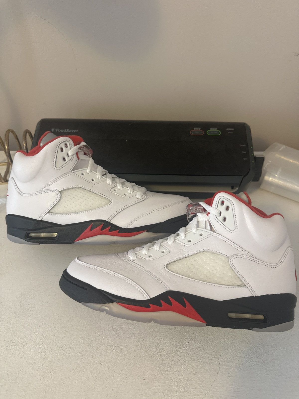 Jordan Brand Air Jordan 5 retro true white/fire red - black 2020 Size US 10 / EU 43 - 3 Thumbnail