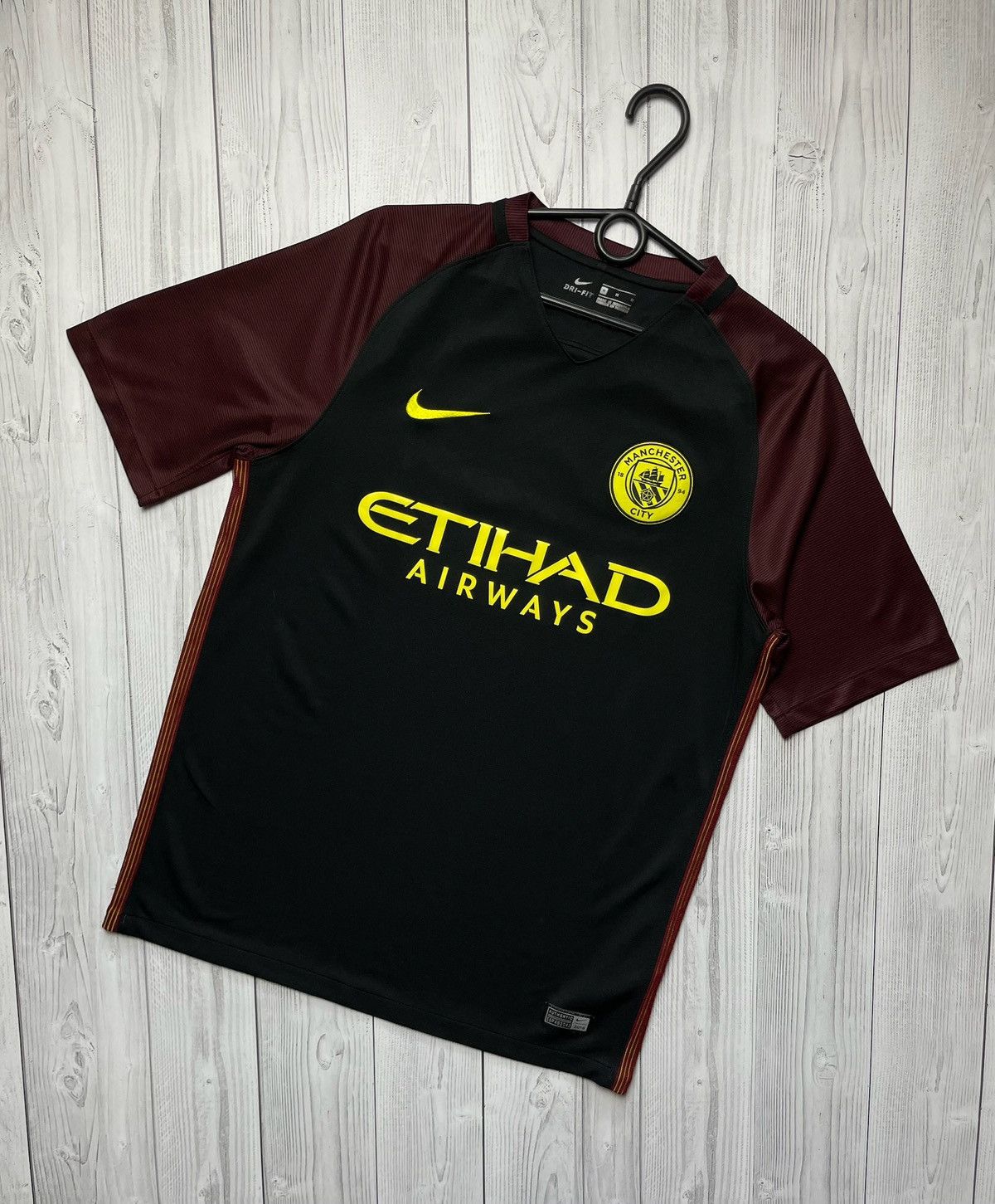 Nike × Vintage Vintage Nike Manchester City soccer jersey black rare size M Size US M / EU 48-50 / 2 - 1 Thumbnail