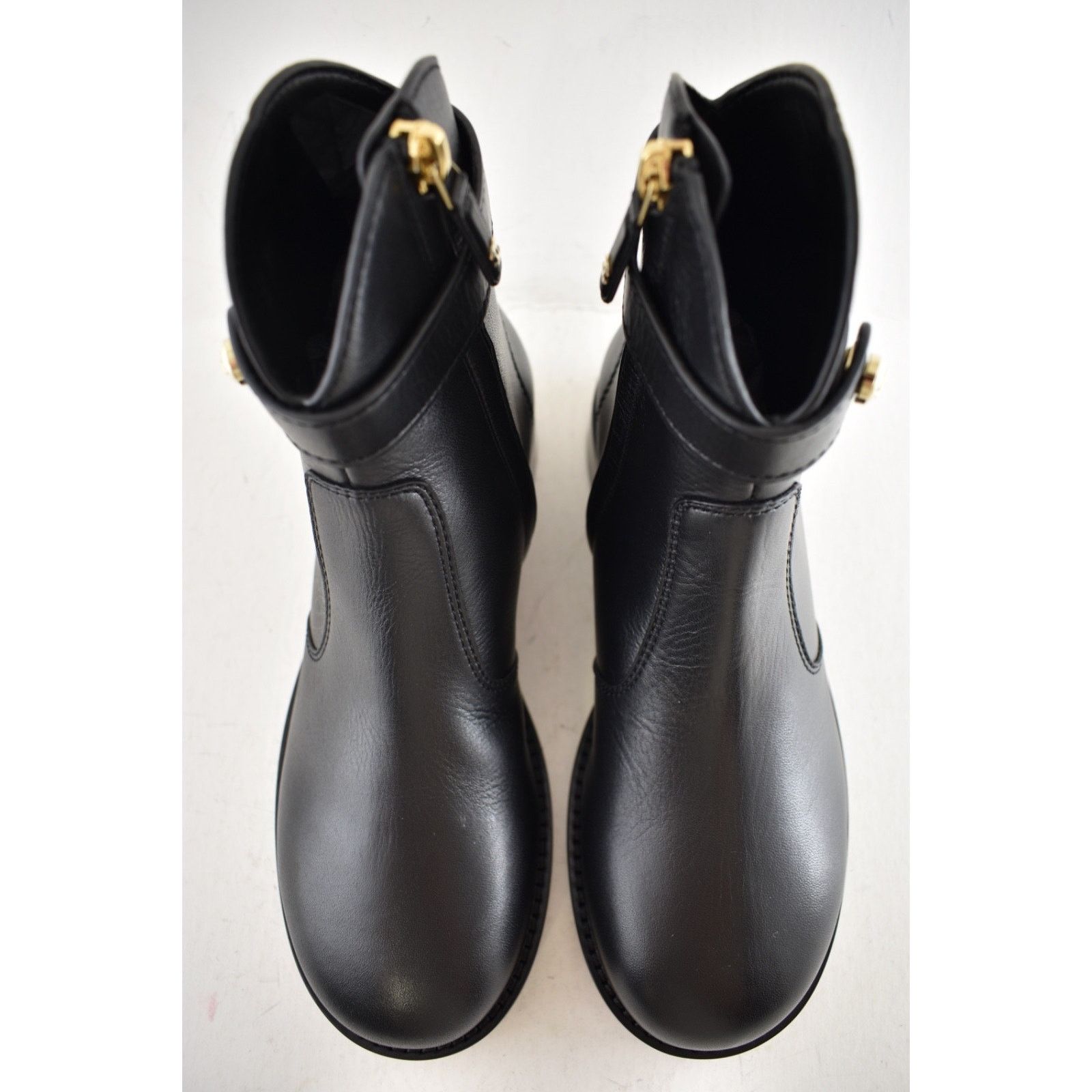 Chanel Chanel 24K Black Calfskin Pearl CC Western Ankle Boots 37 Size US 6 / IT 36 - 8 Thumbnail