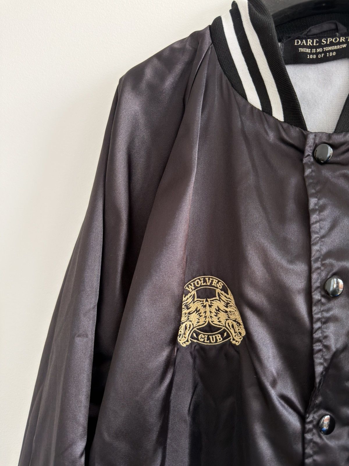 Darc Sport *RARE* OG DARC SPORT WOLVES BODYBUILDING FITNESS BOMBER Size US L / EU 52-54 / 3 - 2 Thumbnail