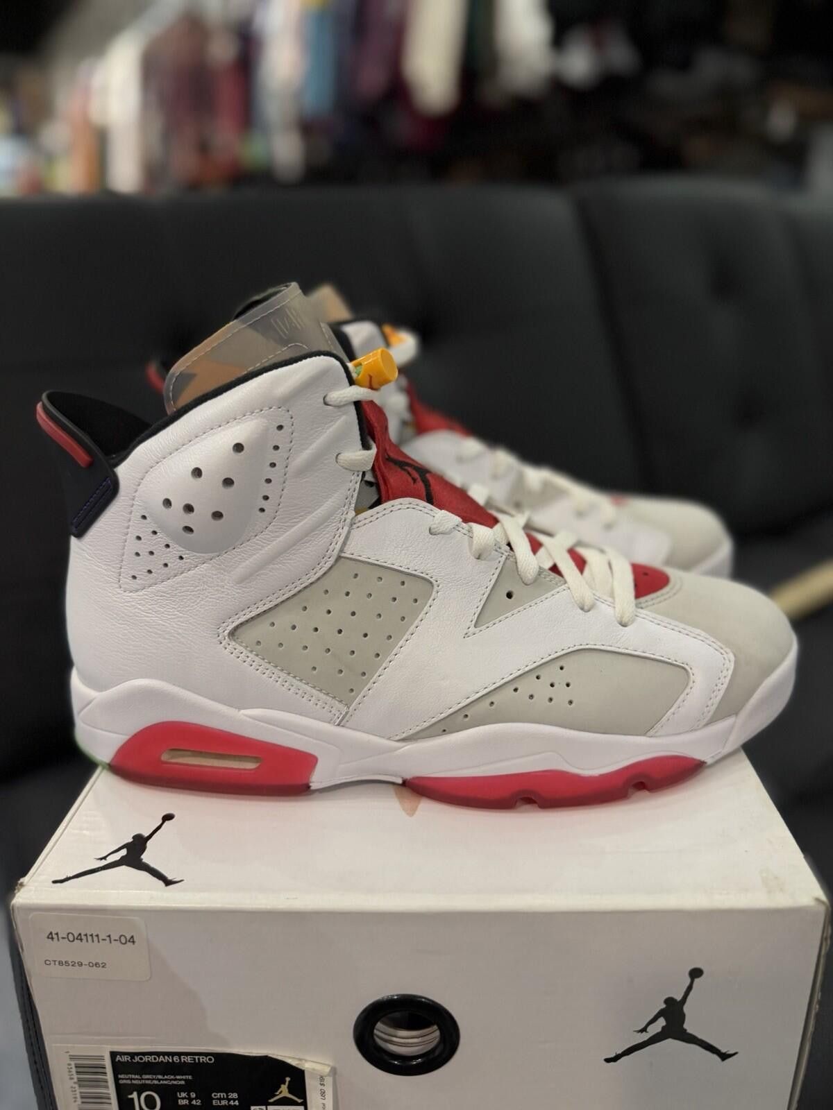 Jordan Brand Air Jordan 6 Retro Men's Size 10 Hare Sneakers Size US 10 / EU 43 - 2 Thumbnail