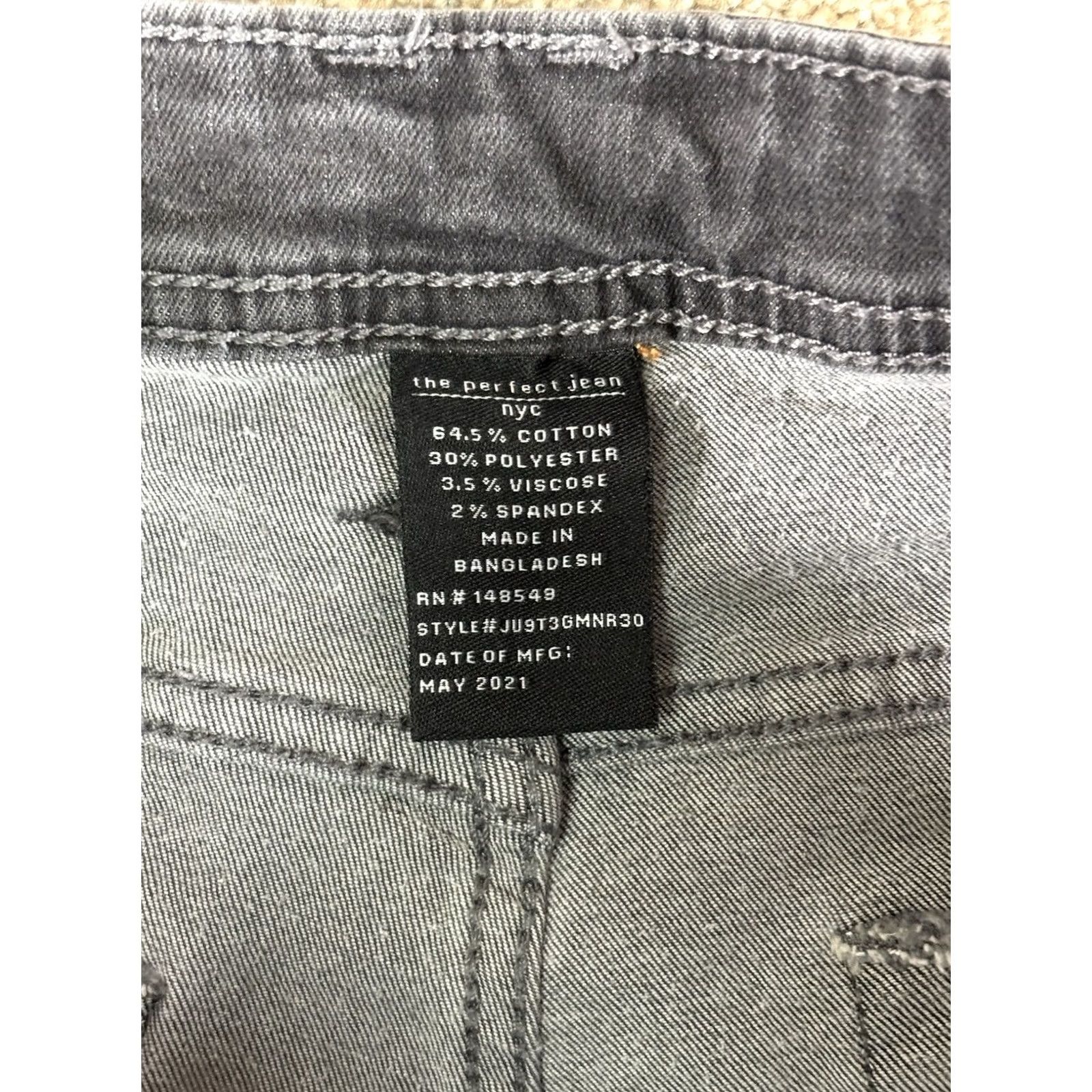 Vintage VINTAGE? The Perfect Jean NYC Athletic Fit Stretch Jeans 35x28 Dark Wash Jeans Men 35 Regular Blue Athletic Fit Stretch 5-Pocket Design Mens Size US 35 - 4 Thumbnail