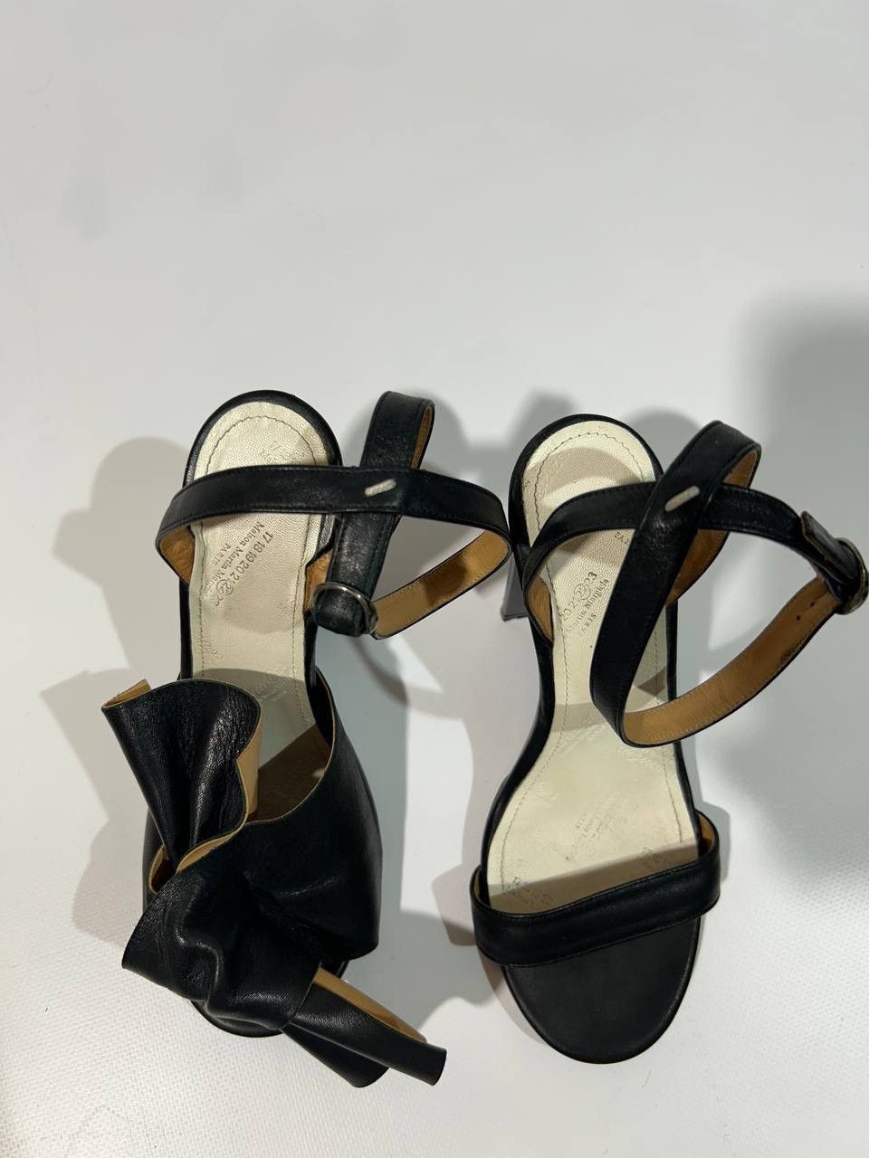 Maison Margiela Maison Martin Margiela leather sandals with bow detail Size US 5 / IT 35 - 9 Thumbnail
