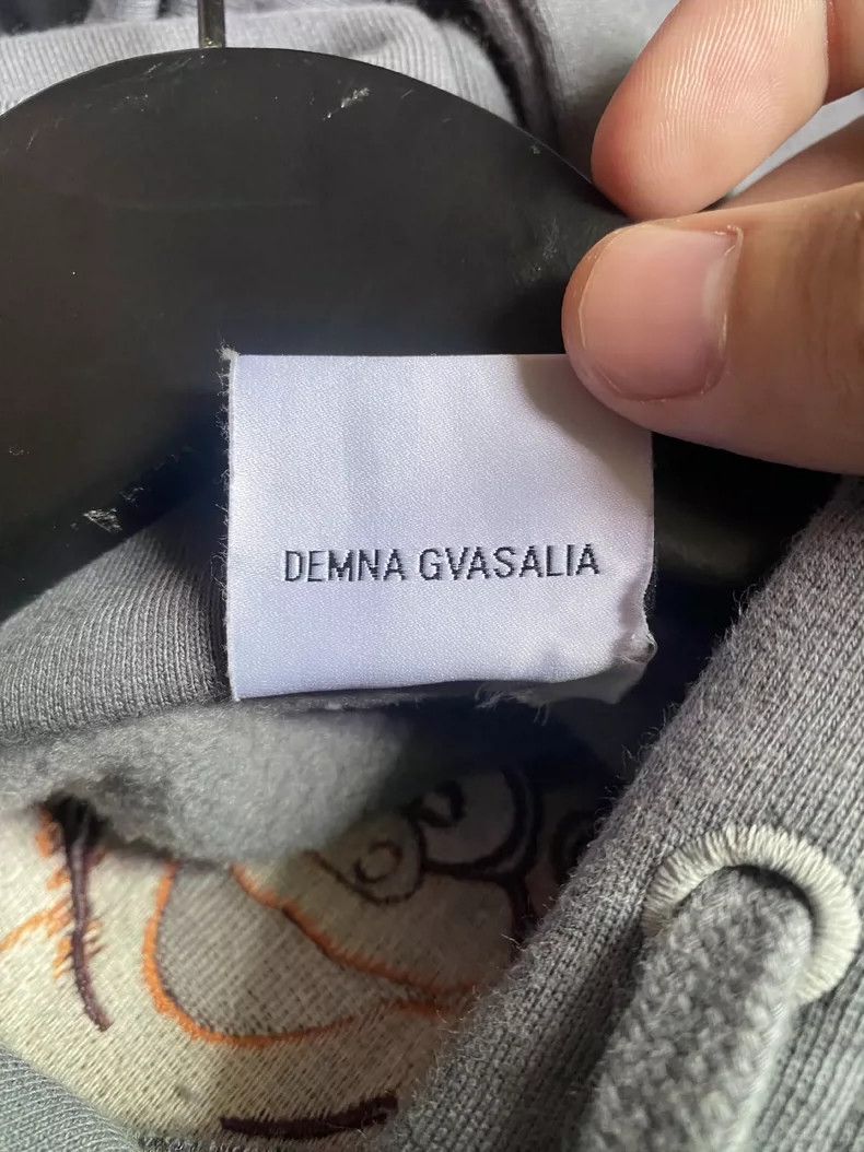 Vetements vetements hug me hoodie 2504-Nextarrow Size US S / EU 44-46 / 1 - 6 Thumbnail