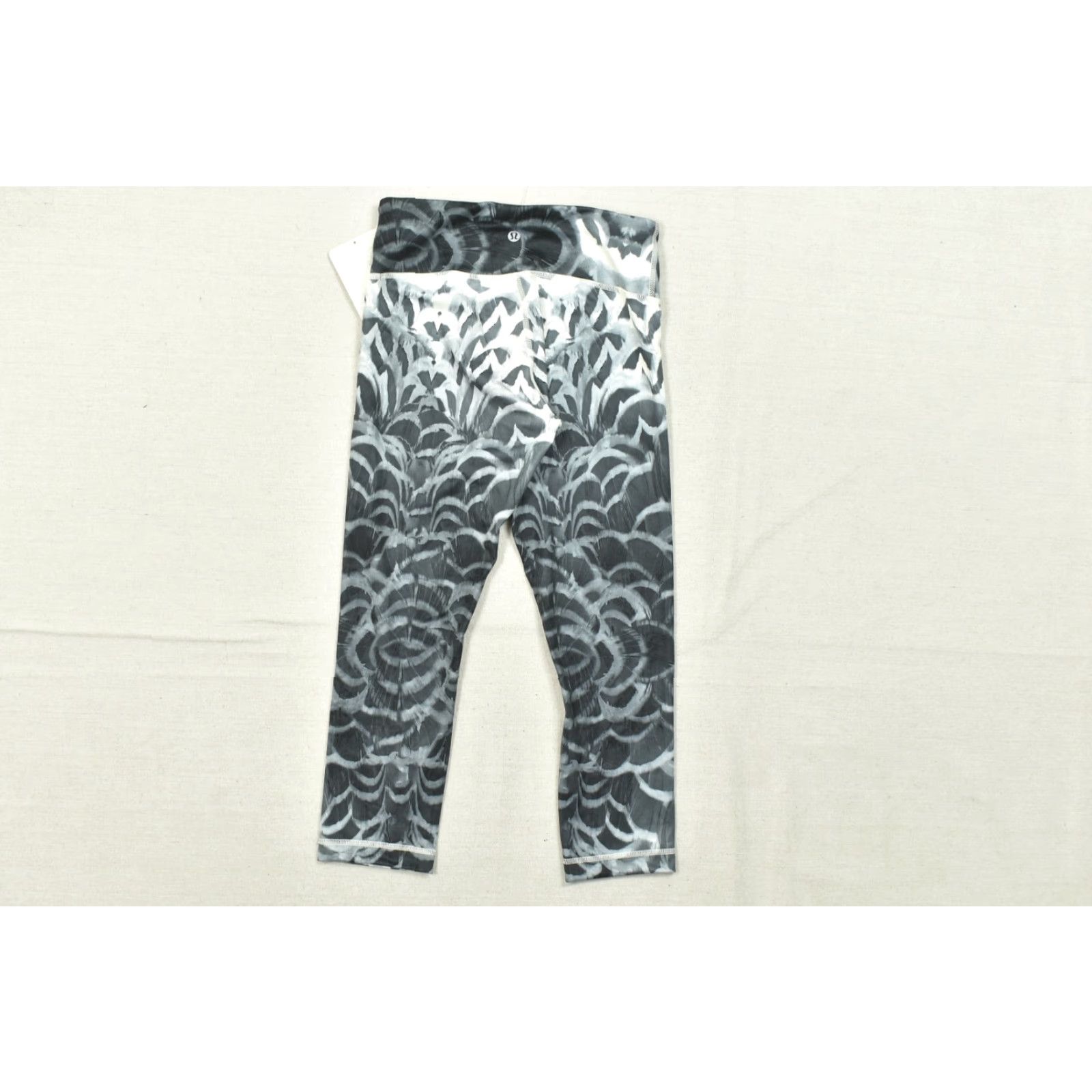 Lululemon Lululemon Wunder Under Crop II Leggings Size 4 Black White Full-On Luon Womens Crop Pants Skinny 26 in Inseam Size 27" / US 4 / IT 40 - 4 Thumbnail