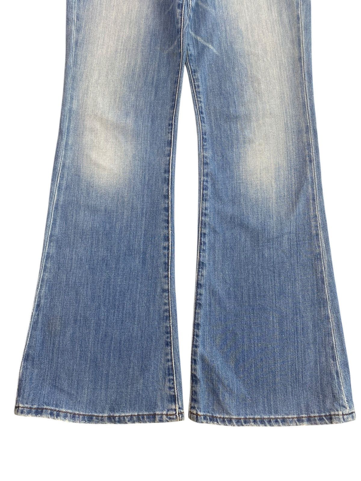 Abercrombie & Fitch Abercrombie & Fitch Faded Wash Style Flare Jeans Size US 32 / EU 48 - 9 Thumbnail