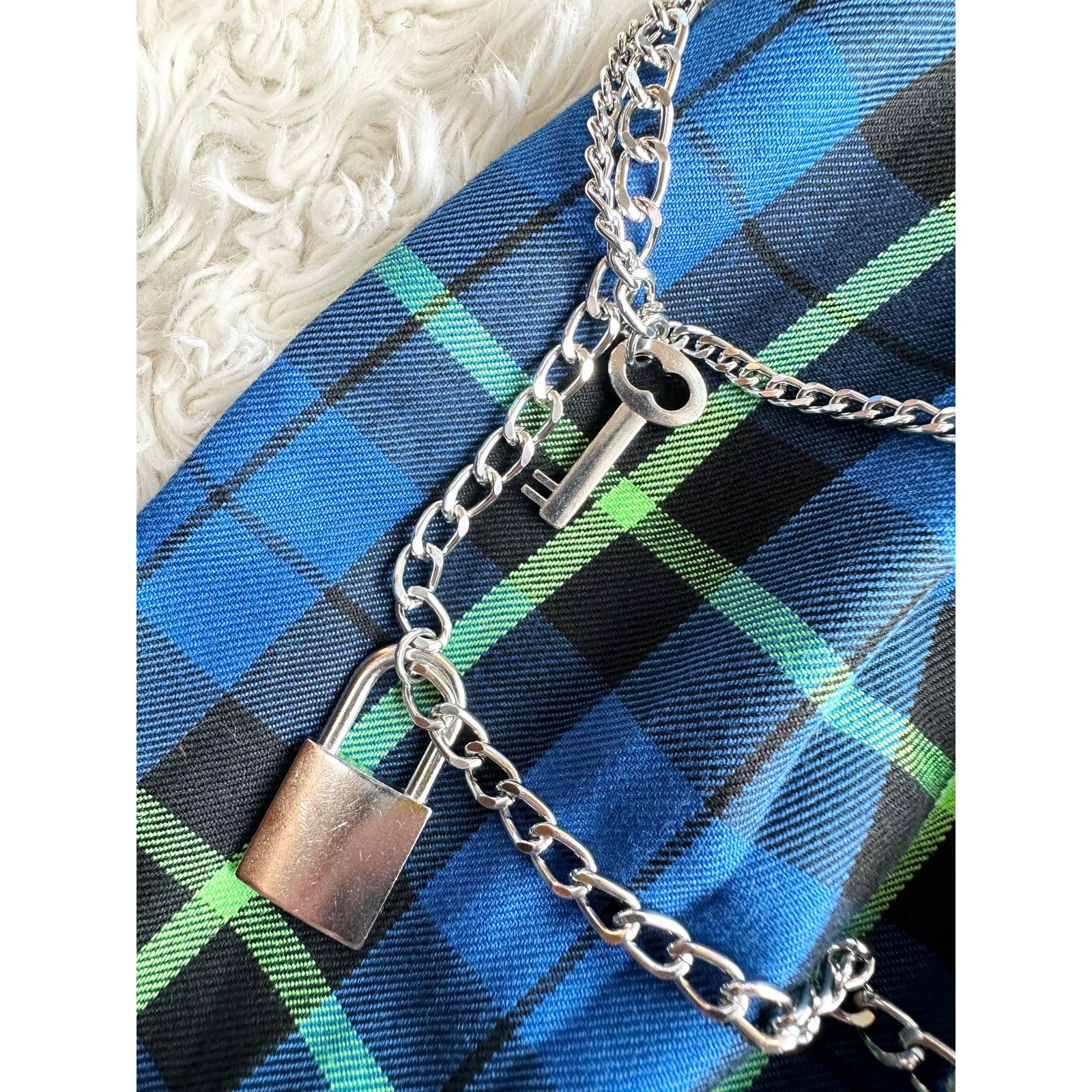 Other Hot Topic Plaid Chain Mini Skirt size medium Size 31" - 8 Thumbnail