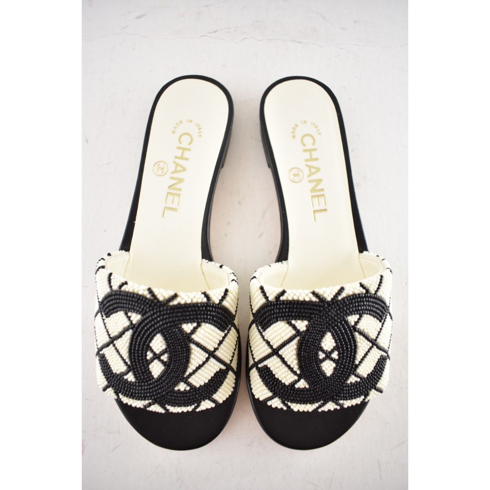 Chanel Chanel 20P Black White Pearl Embroidery CC Logo Slide Slip Size US 6 / IT 36 - 12 Thumbnail