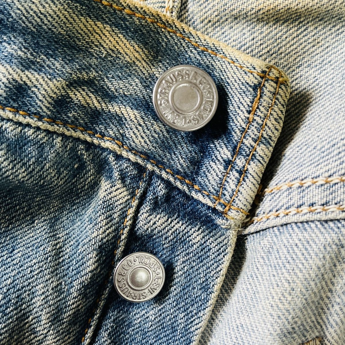 Levi's Vintage Distressed Levis 501XX 1997 Made In USA Jeans Size US 35 - 15 Thumbnail