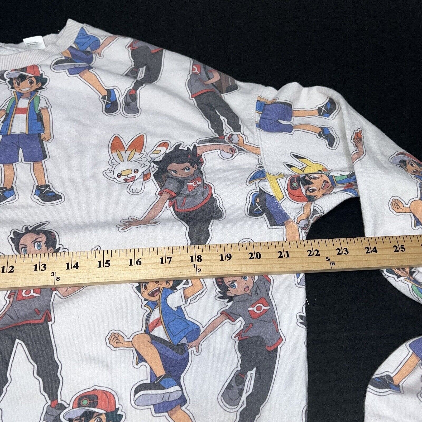 H&M H&M x Pokemon Crew Neck Men’s Size Large Youth 20 Size US L / EU 52-54 / 3 - 8 Thumbnail