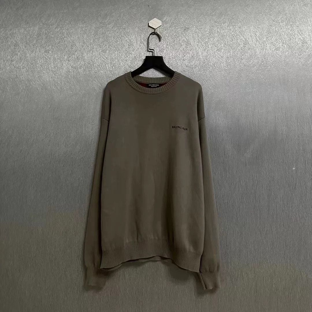 Balenciaga balenciaga oversized sweater in beige Size XS / US 0-2 / IT 36-38 - 1 Thumbnail