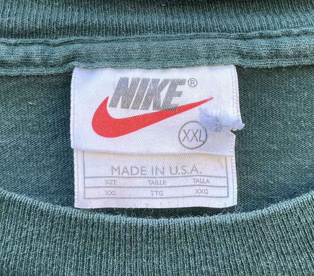 Nike Vintage 90s Nike White Tag Medium Swoosh Graphic T Shirt Size US XXL / EU 58 / 5 - 2 Thumbnail