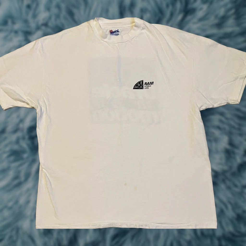 Apple VINTAGE RAM Mobile Data Faded Shirt XL White, Single Stitch, 90s, Cell Phone, Tech, Vintage 1990s Shirt Mens XL Size US XL / EU 56 / 4 - 1 Thumbnail