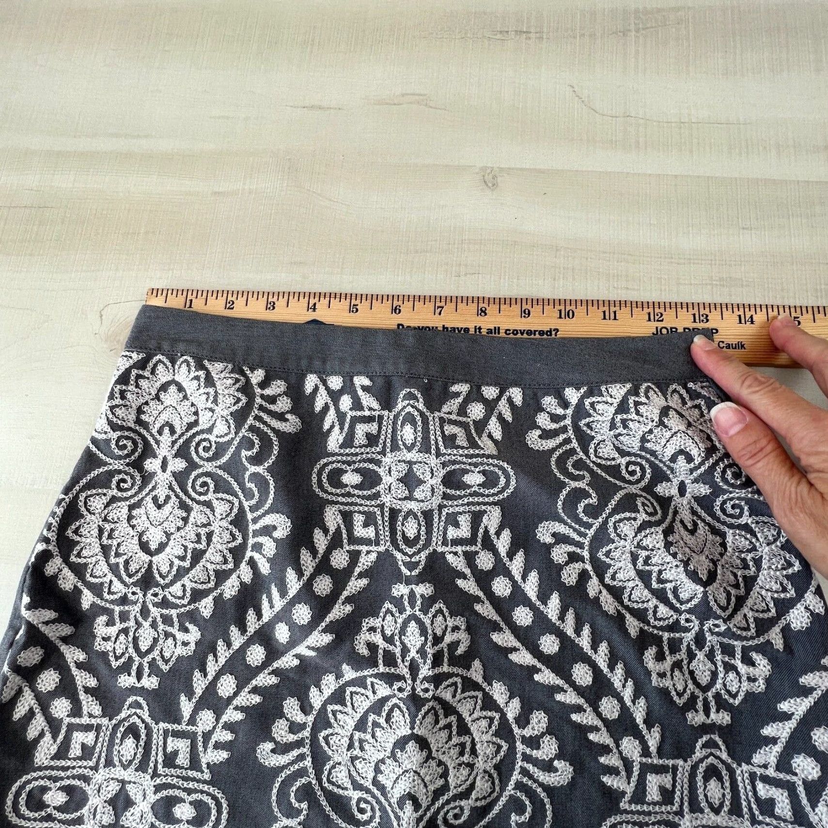 Vintage Fora Womens Mini Skirt Small Gray Embroidered Short Pencil Stretch Casual Size 28" / US 6 / IT 42 - 5 Thumbnail