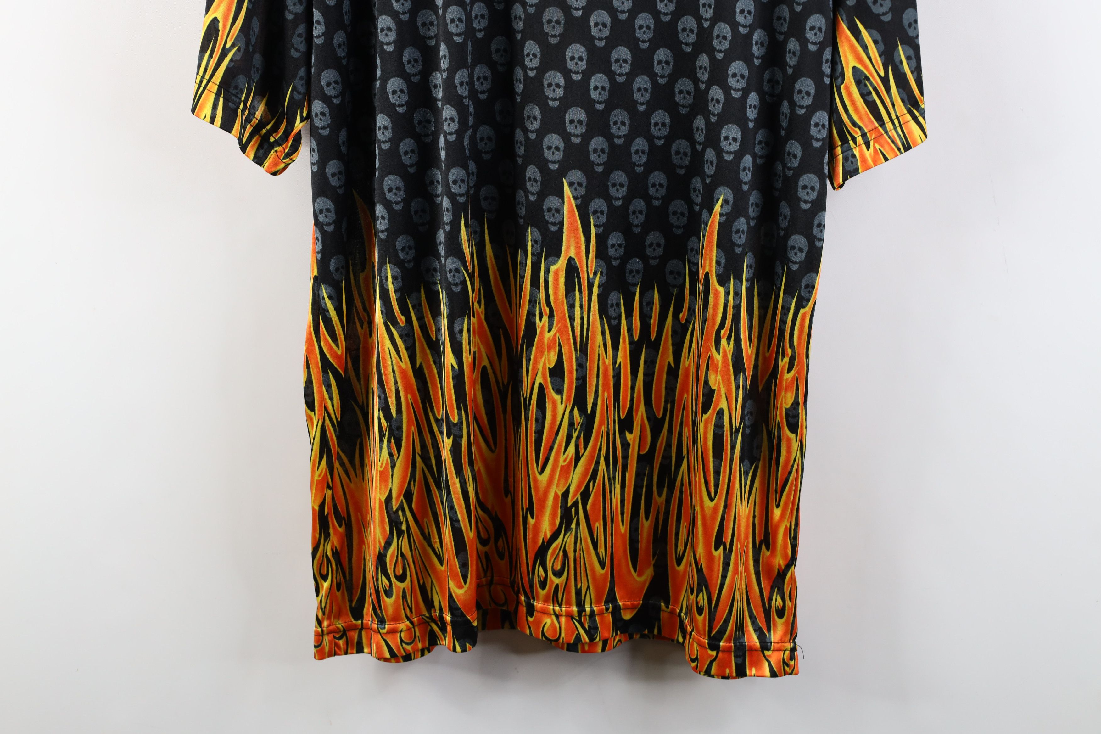 Vintage Vintage YK Streetwear Skull Fire Flames Short Sleeve T-Shirt Size US L / EU 52-54 / 3 - 3 Thumbnail