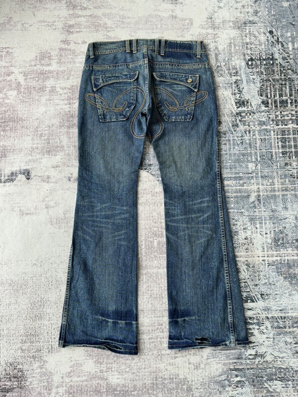Japanese Brand Vintage Icom Super Flared Distressed Denim / GOA Ikam Style Size US 32 / EU 48 - 8 Thumbnail
