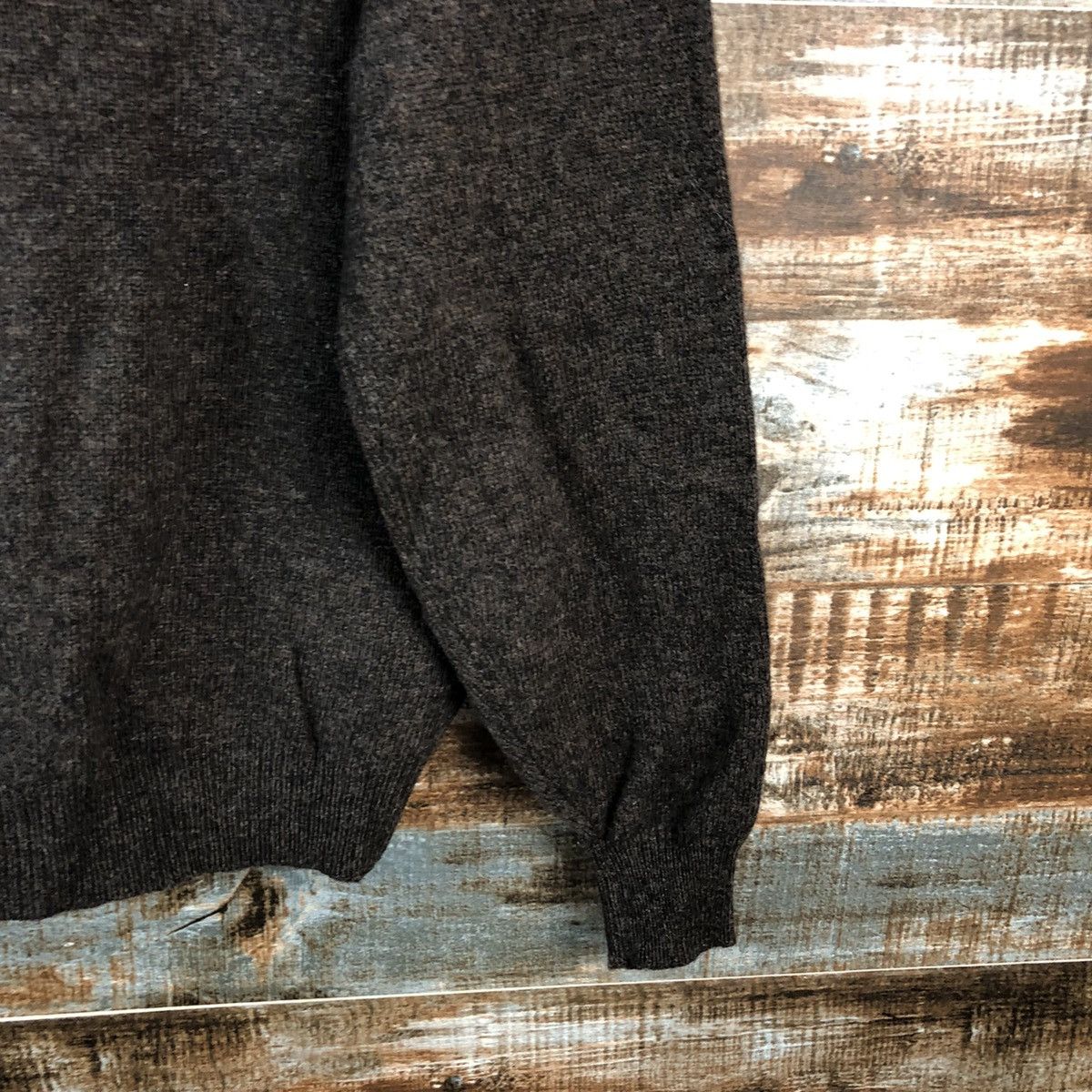 Uniqlo Uniqlo Dark Brown ripped Cardigan Knitwear #A2472 Size US M / EU 48-50 / 2 - 17 Thumbnail