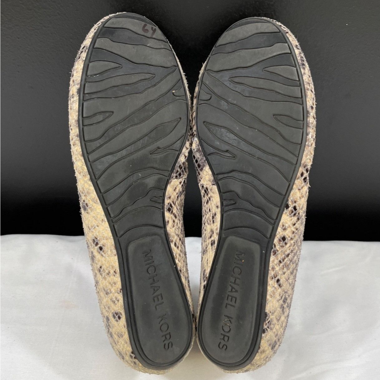 Michael Kors Michael Michael Kors Women's Beige Snake Print Shoes/Flats S Size US 7.5 / IT 37.5 - 3 Thumbnail