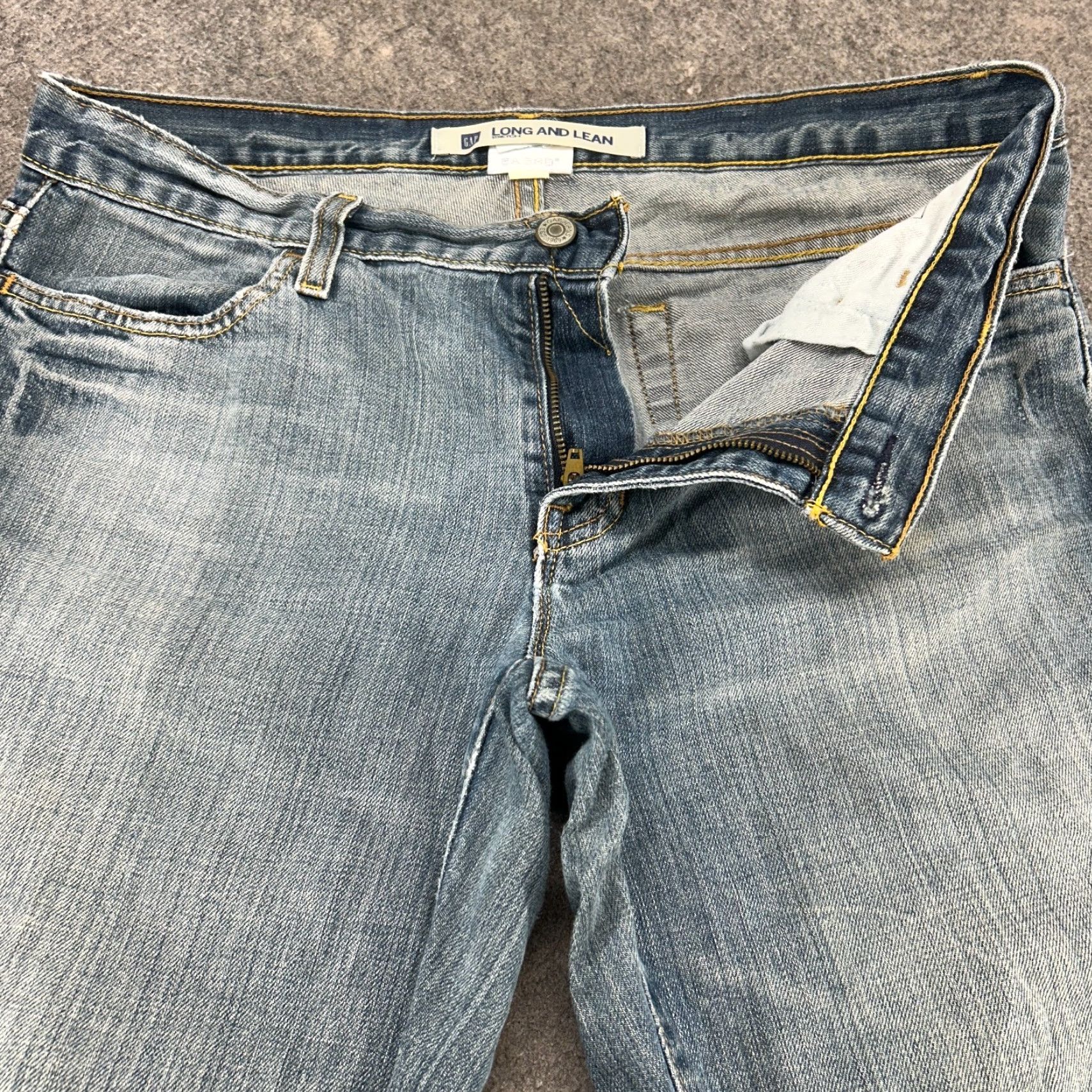 Gap VINTAGE Gap Jeans Womens 8 Blue Flare Long Lean Stretch Cotton Medium Wash Y2K Distressed 90s Retro 5-Pocket Denim Slimming Size 30" / US 8 / IT 44 - 2 Thumbnail