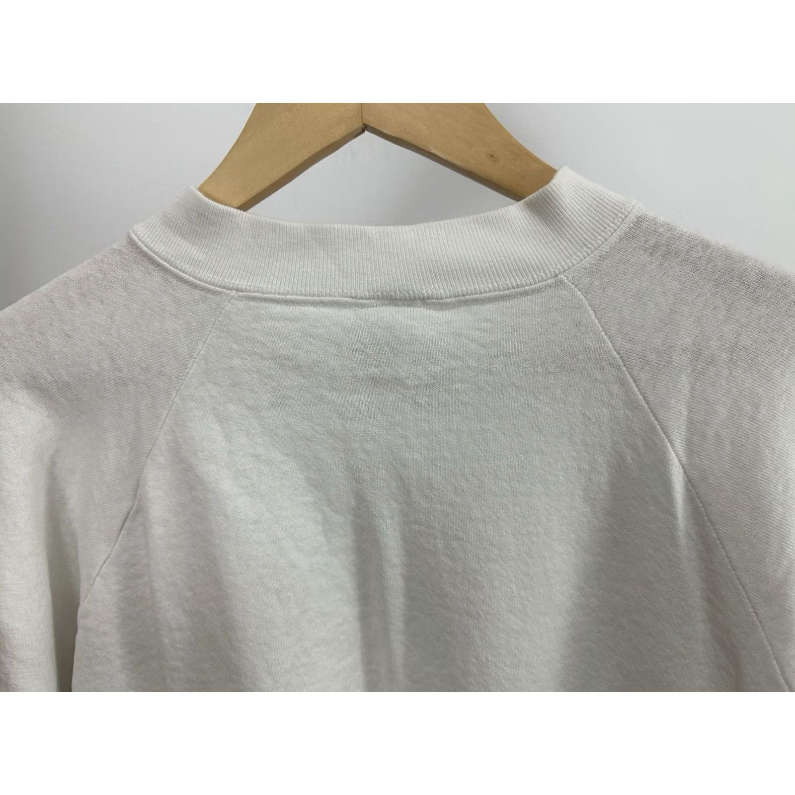 Fruit Of The Loom VTG 80s Fruit of the Loom Sweatshirt Raglan Burnout White Size L Mens Shirts Burnout Raglan Burnout Shirt 80s VOLO Size US L / EU 52-54 / 3 - 4 Thumbnail