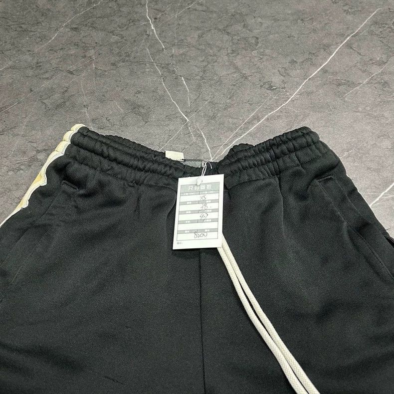 Gucci GUCCI 3MLOGO men's shorts-2507 Size US 26 / EU 42 - 3 Thumbnail