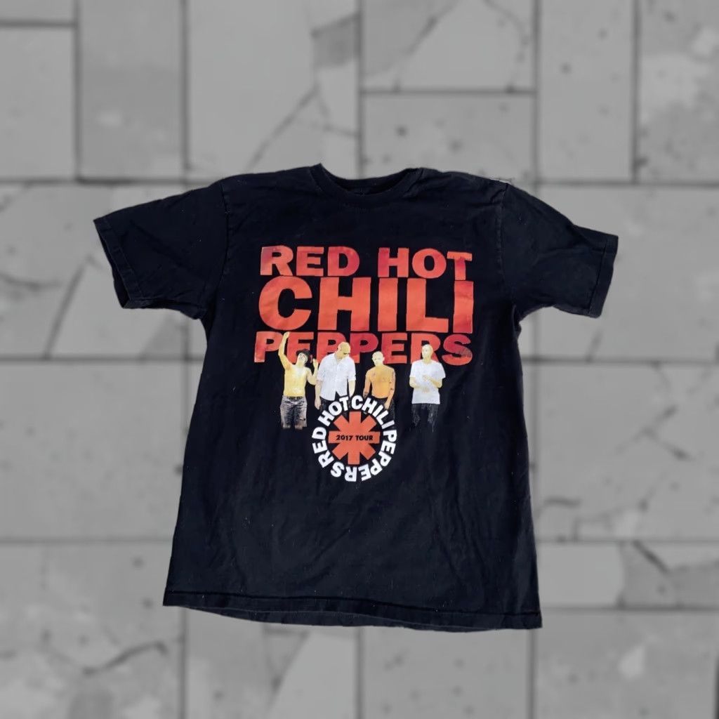 Vintage VINTAGE Red Hot Chili Peppers 2017 Tour Shirt Mens M Black Short Sleeve Crew Neck T-Shirt Alstyle Size US M / EU 48-50 / 2 - 1 Thumbnail