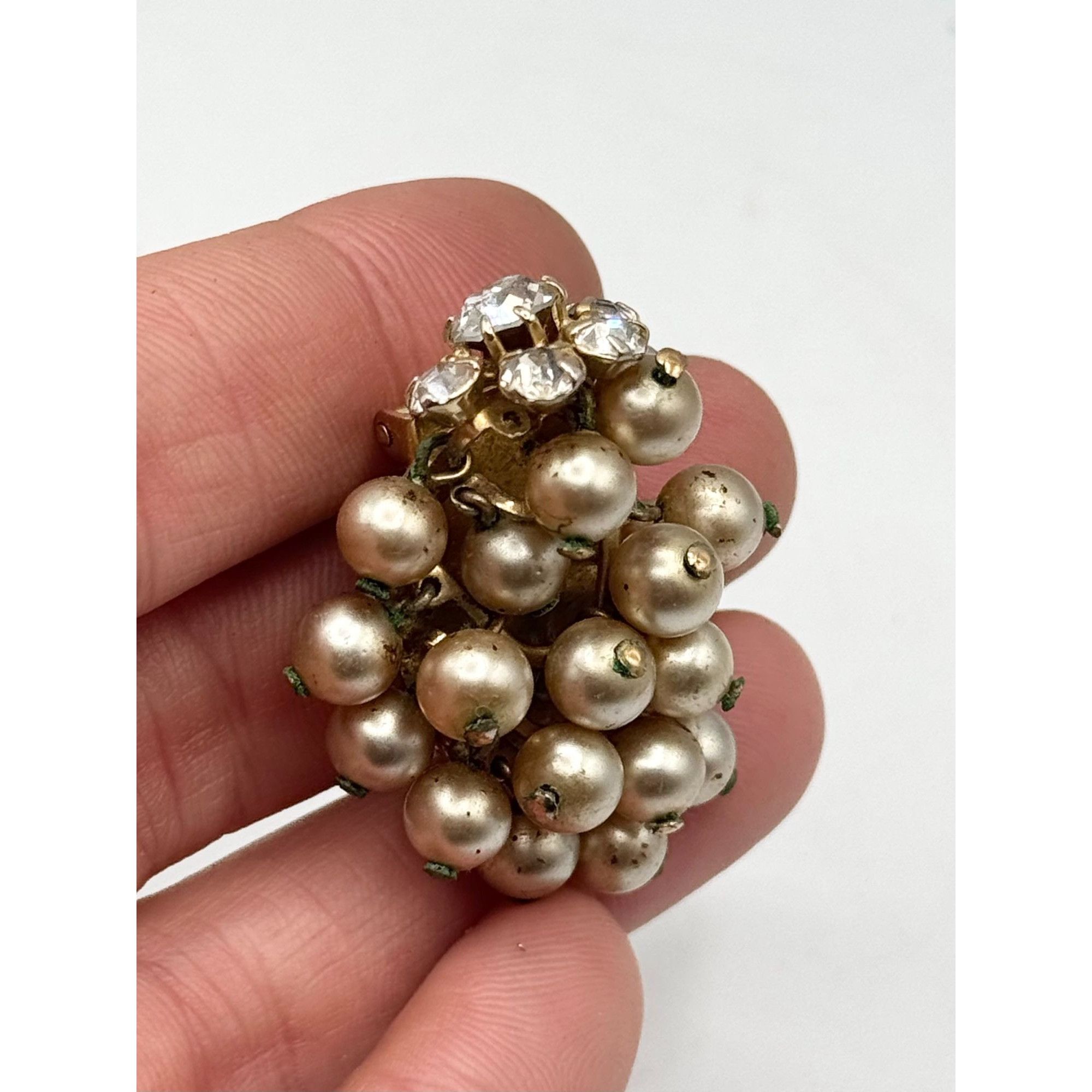 Vintage Marvella Estate Glass Pearl Beaded Vintage Fur Clip Pin Size ONE SIZE - 3 Thumbnail