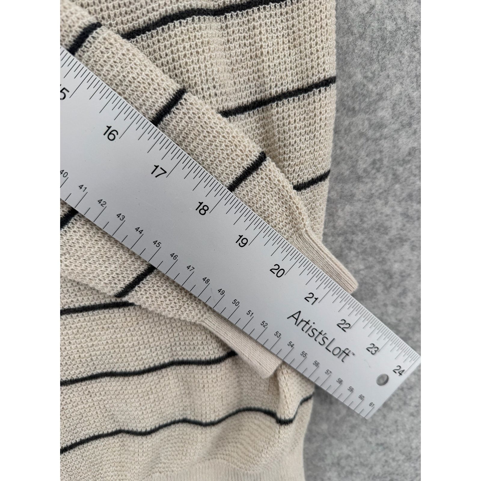 Prana NWT prAna Oatmeal Stripe Milani V-Neck Sweater Size SMALL Size S / US 4 / IT 40 - 9 Thumbnail