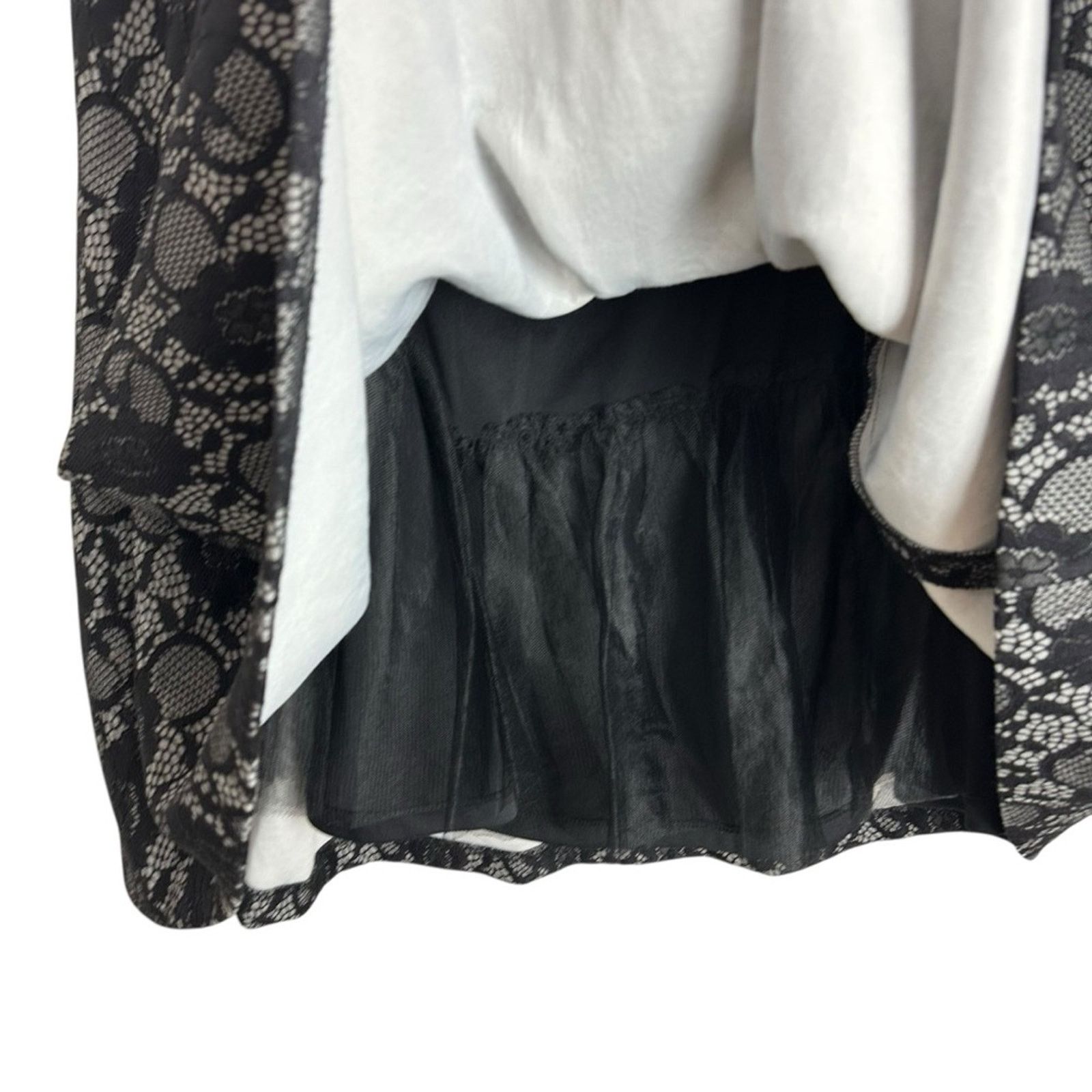 Karl Lagerfeld Karl Lagerfeld Black A-Line Midi Lace Swing Skirt Size 8 Size 30" / US 8 / IT 44 - 3 Thumbnail