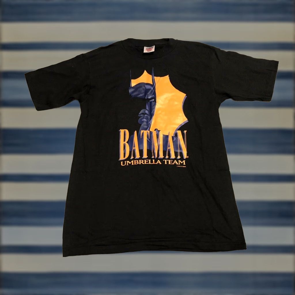 Vintage VINTAGE Batman Umbrella Shirt Mens Large DC Comics 1991 Black Cotton Crew Neck Short Sleeve Oneita T-Shirt 90s USA Size US L / EU 52-54 / 3 - 1 Thumbnail